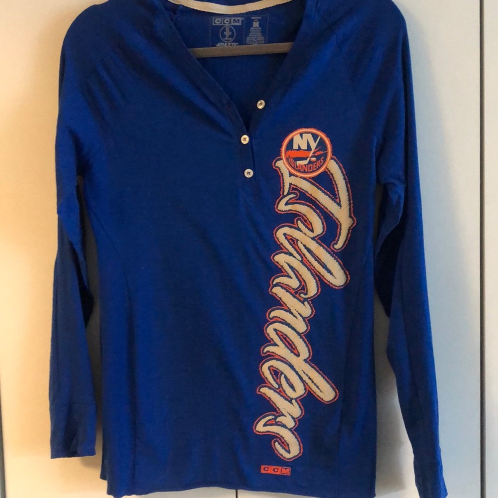 NY Islanders long sleeve t-shirt